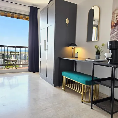 Séjour chez l'habitant Private Sea View On Floor 16 In Shared - Ac - Walk To Airport Nice